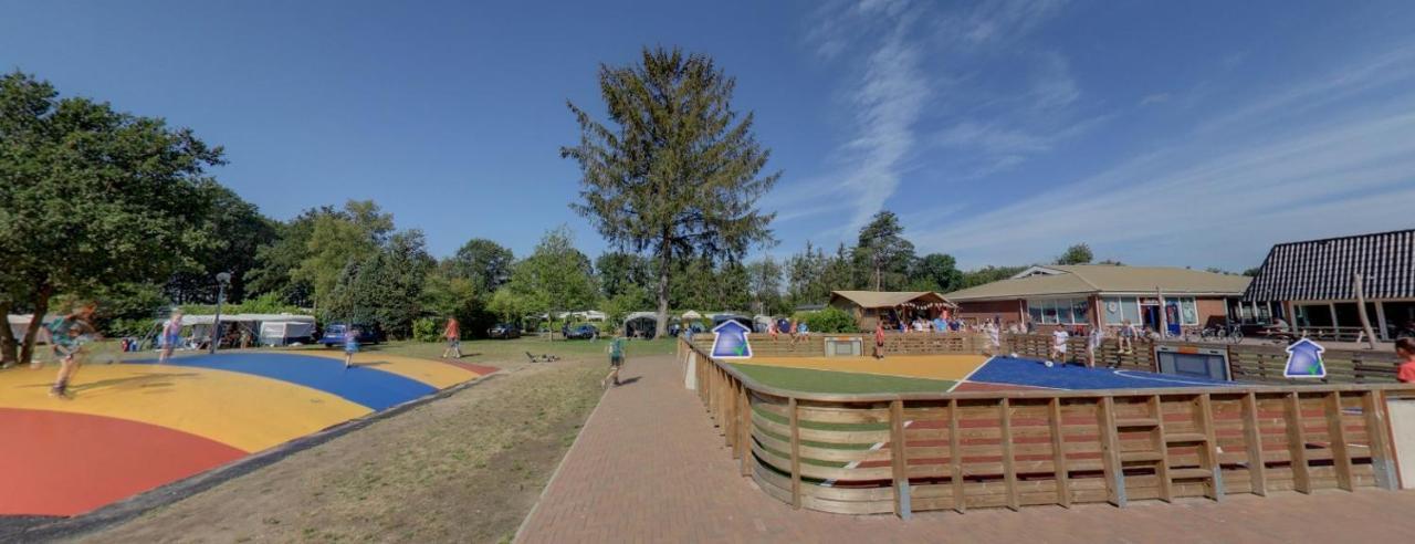 ホテル Chalet Op Bosrijk Familiepark ラールテ エクステリア 写真